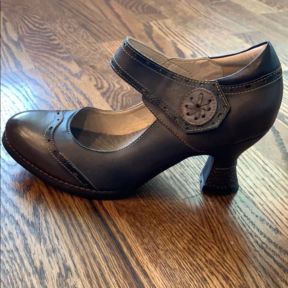 Pair of gray leather heels